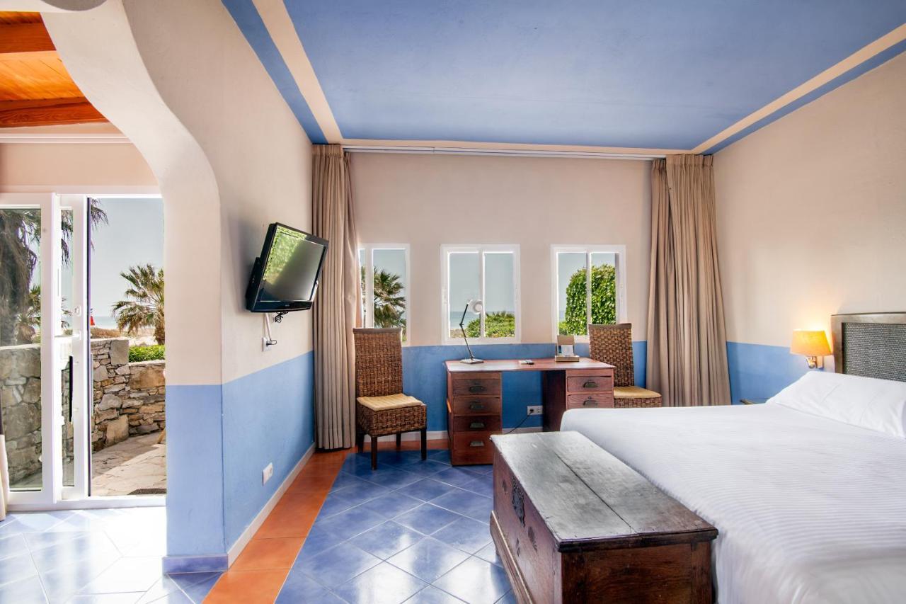 Beach Hotel Dos Mares Тарифа Экстерьер фото