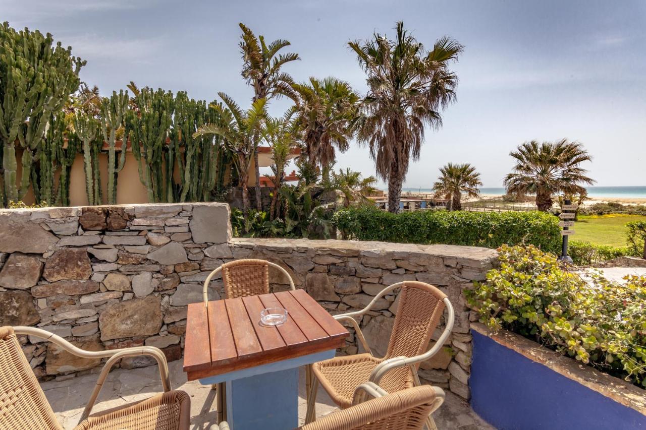 Beach Hotel Dos Mares Тарифа Экстерьер фото
