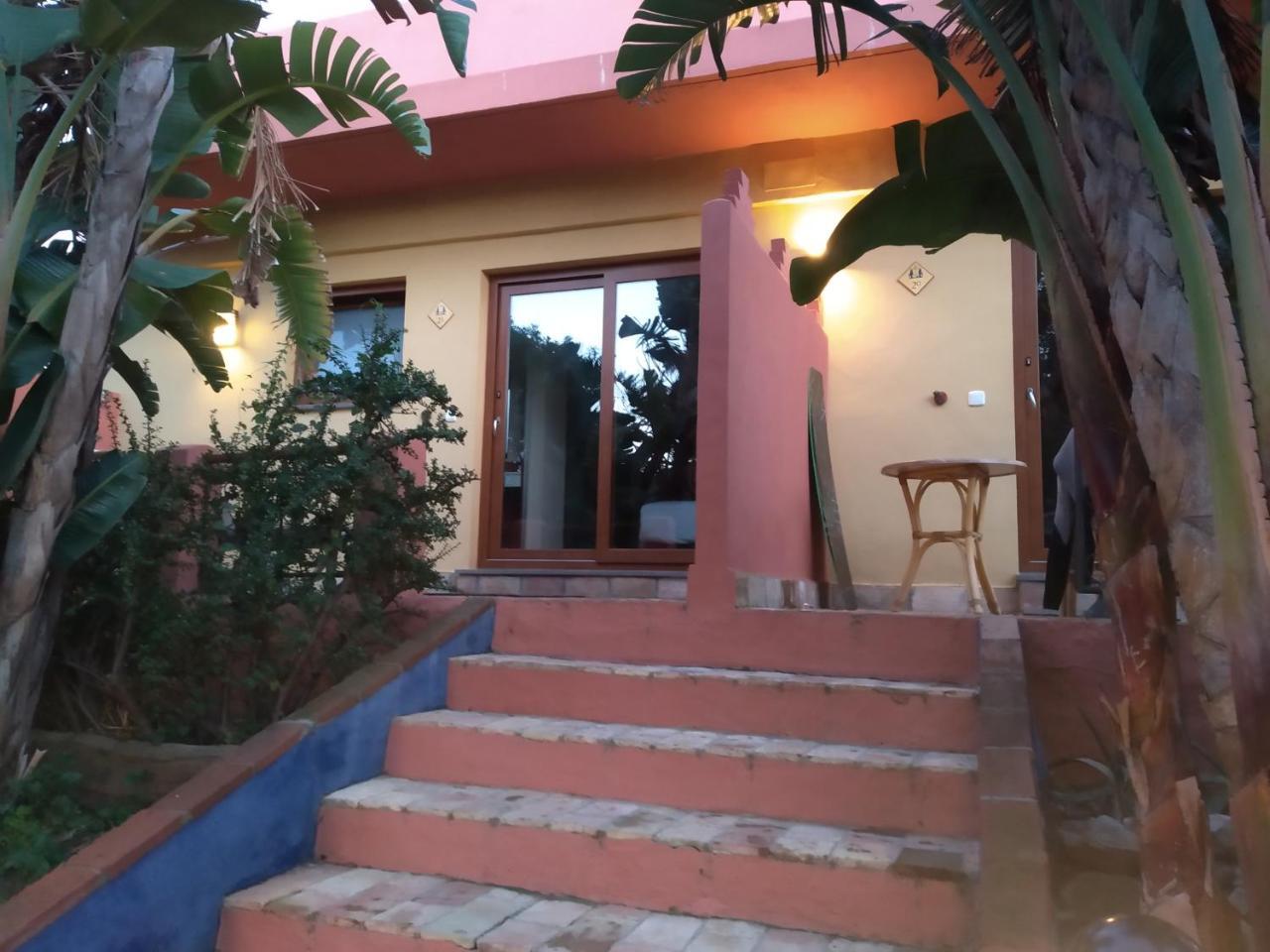 Beach Hotel Dos Mares Тарифа Экстерьер фото
