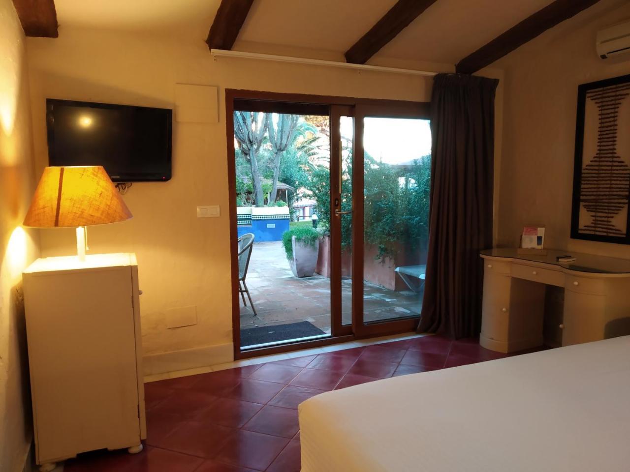 Beach Hotel Dos Mares Тарифа Экстерьер фото